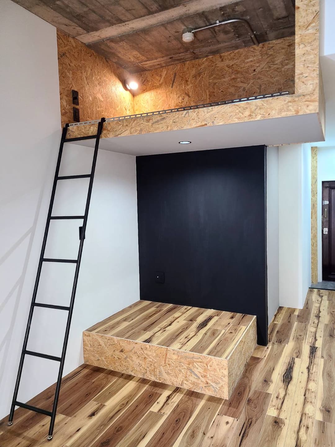 古い押し入れからロフトスペースへリフォーム after