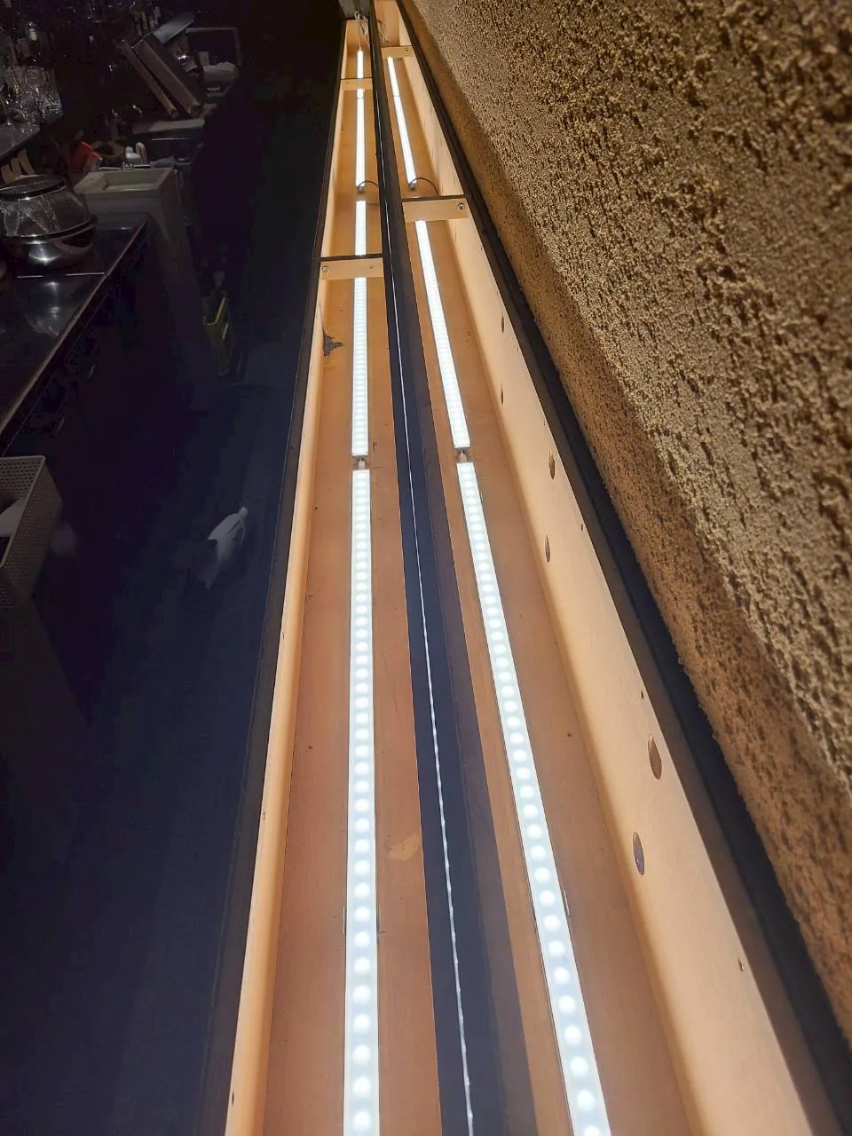 店舗照明LED照明器具取り替え工事 after