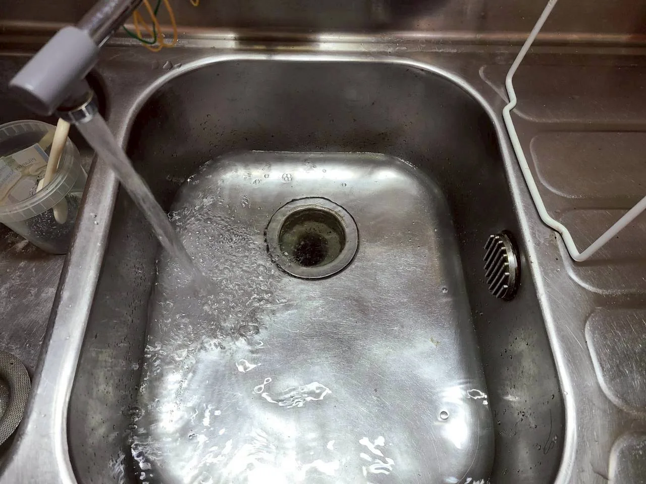 キッチン排水管詰まり修理 before