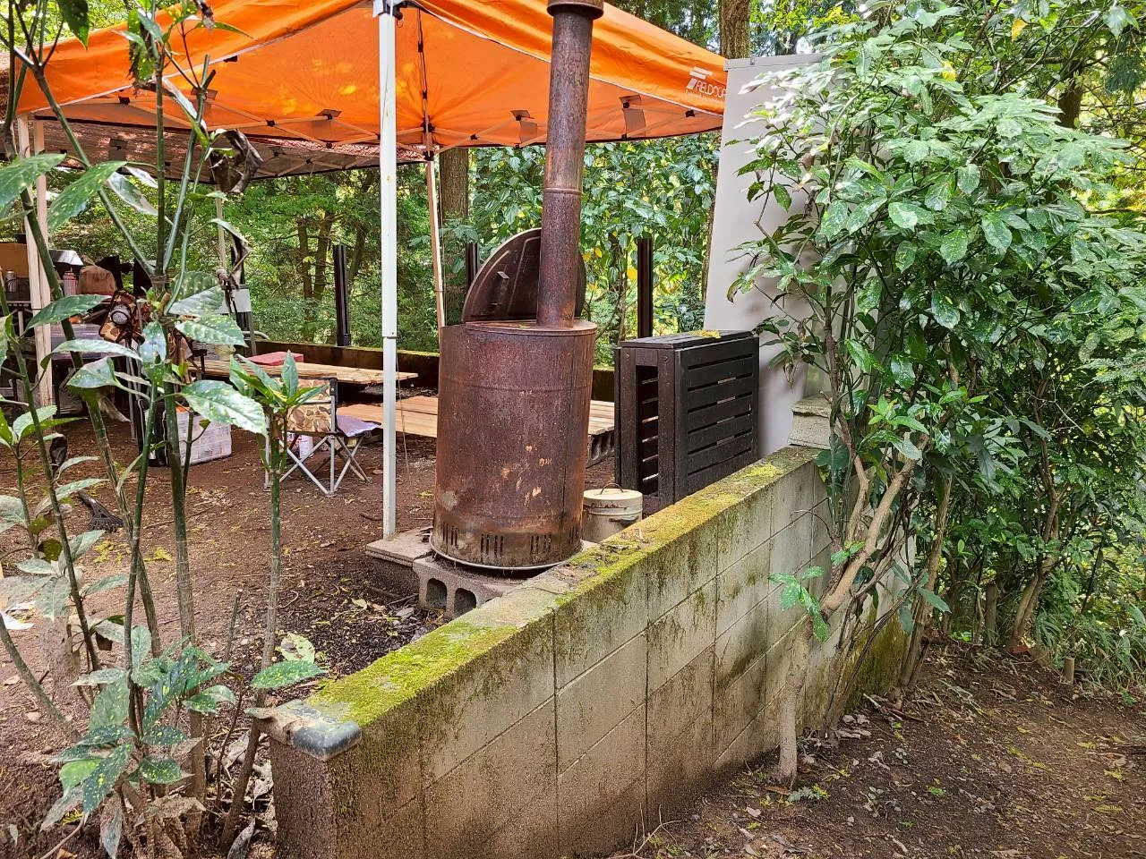 庭のフェンス取り付け工事 before